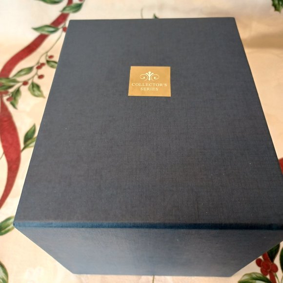 Collectors Series Large Beaded Glass Santa Clause Ornament. Hand Made in Poland. - Picture 11 of 12